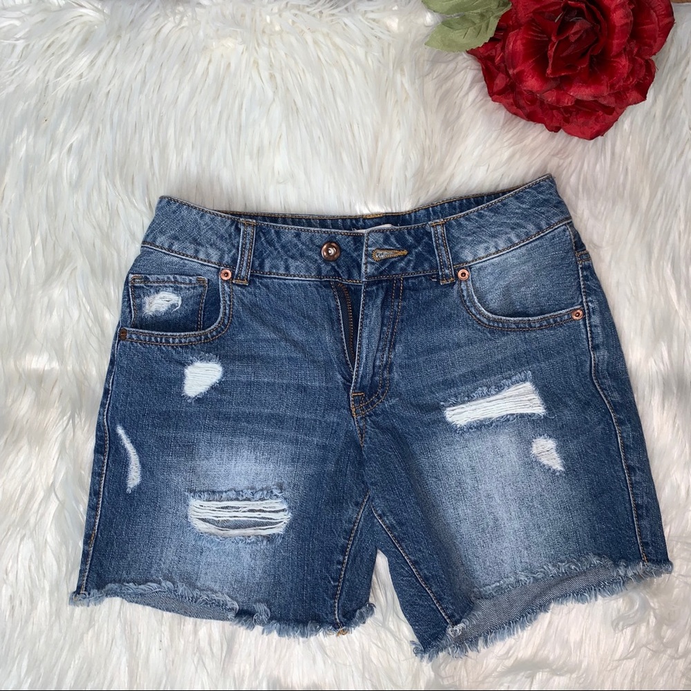 🛍 Forever 21 Distress Shorts🛍 (24)